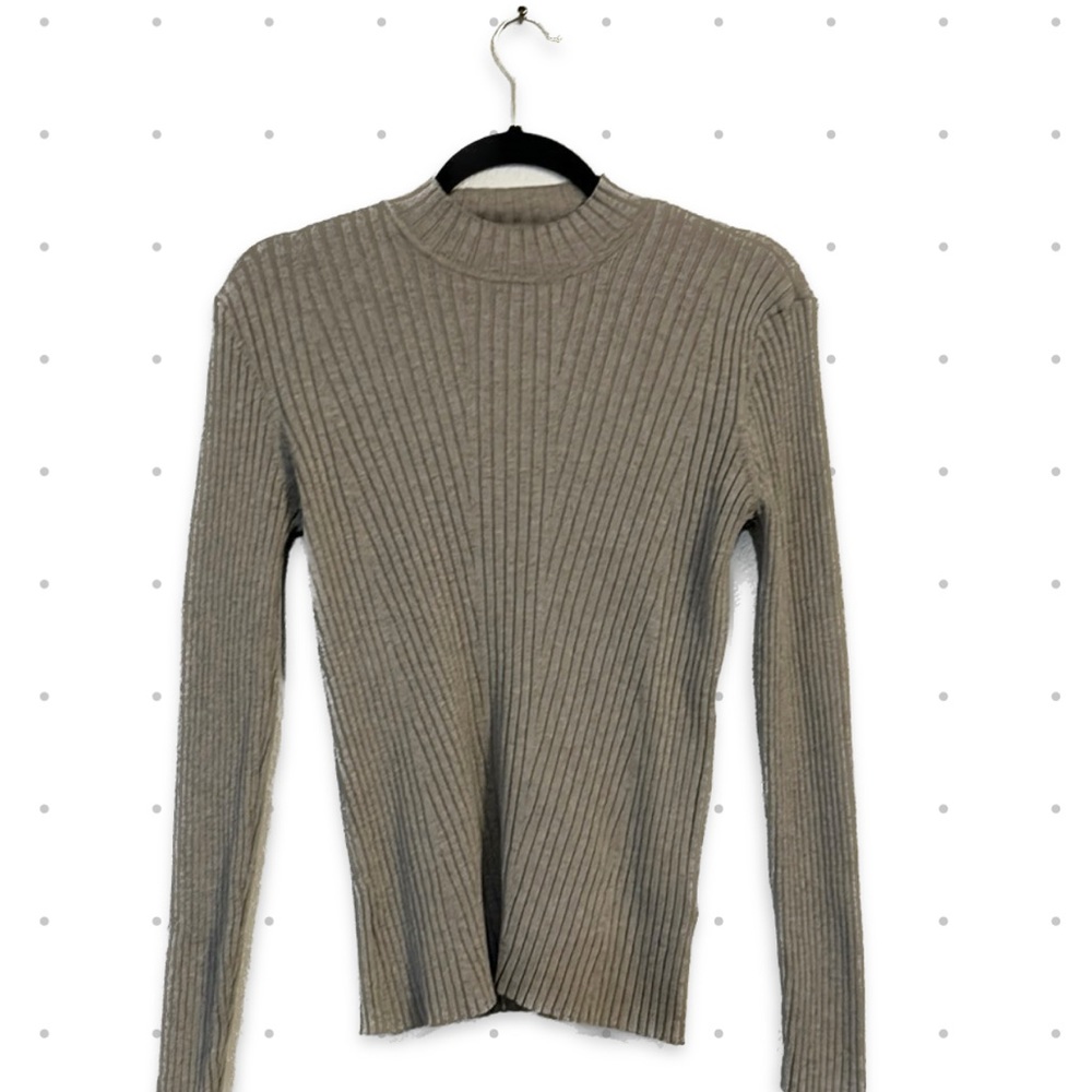 H&M cable knit type turtle neck